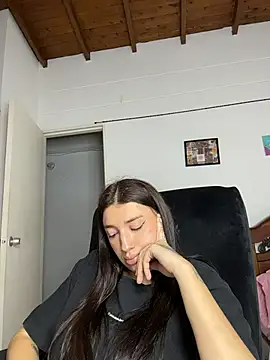 צ'אט XXX בשידור חי של Mia__Gray