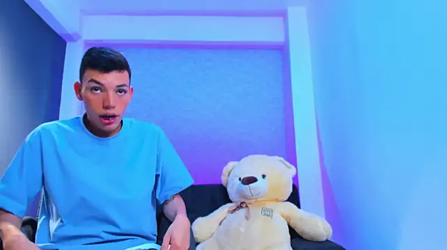 OLIVER_THOMPSONn Live XXX chat