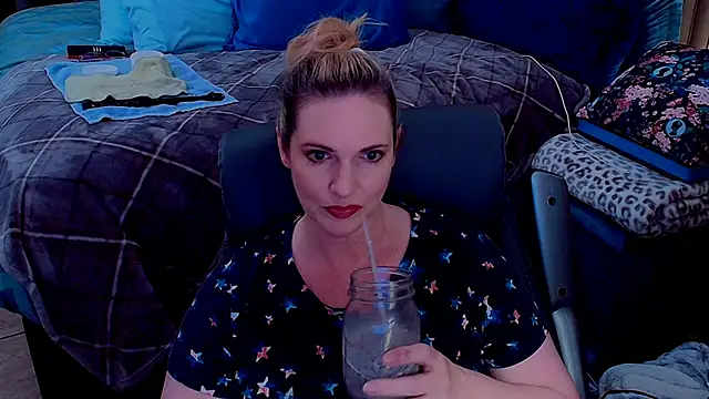 แชท XXX สดของ ninajaymes