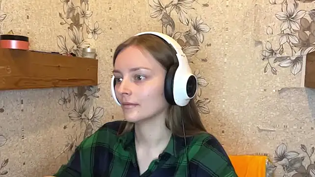 XXX chat uživo modela EmyMiu