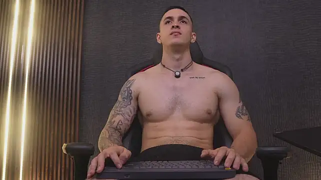 JacksonOlsenn live XXX chat