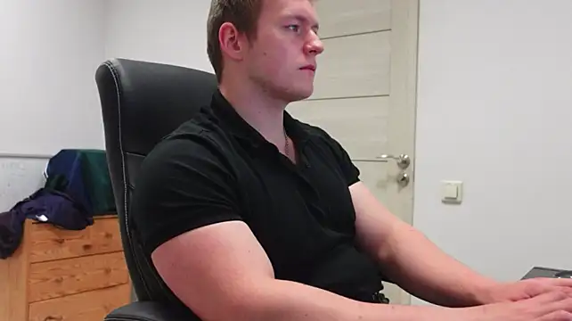 XXX chat uživo modela Richard_Dullas