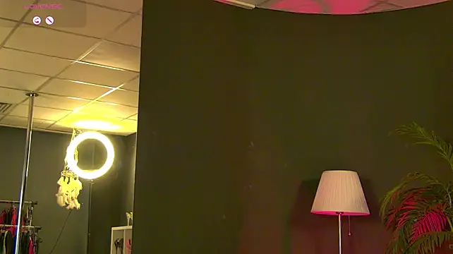 Chat XXX en directo de YasminBlonde