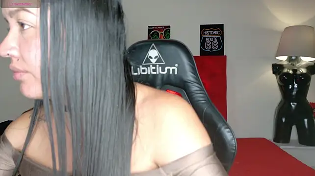 April__Scott Live XXX-Chat