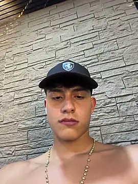 Lander_Cruz Live XXX-chat