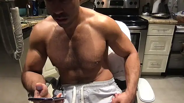 Chat XXX en directo de BigGuyMuscle