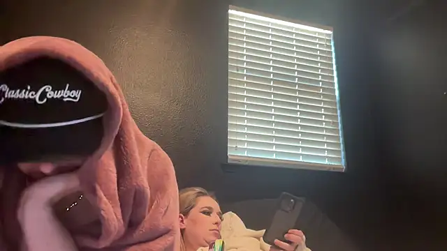 hungandcloudy's Live XXX Chat