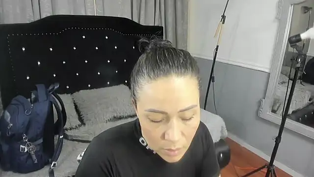 gaby_trent Adlı Modelin Canlı XXX Sohbeti