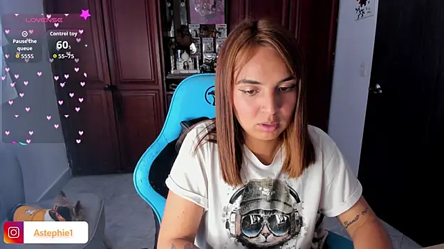 AmberWolf_ Chat XXX in diretta