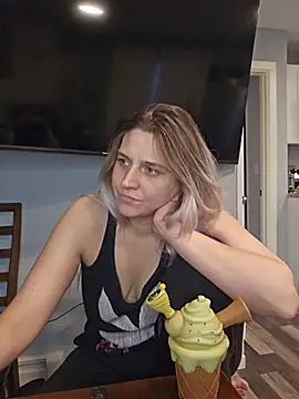 ScarletsWeb élő XXX-chatje