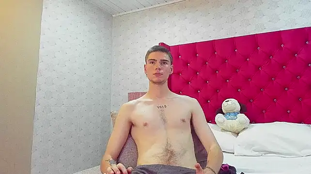 Chatroom XXX en direct de NickWild