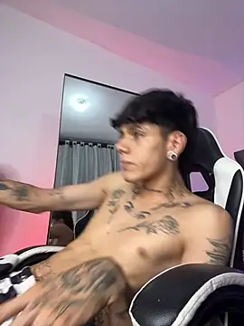 Tommy_valverde's Live XXX Chat