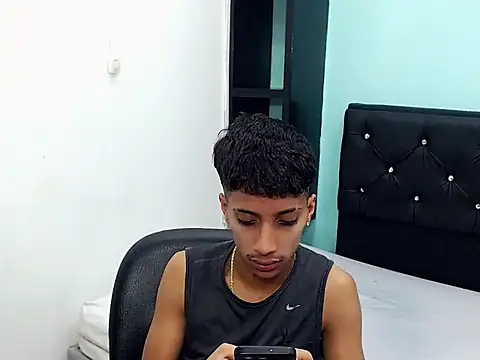 Chatroom XXX en direct de brayan__hot__
