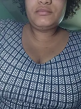 Hilarybunnyyn Live XXX chat