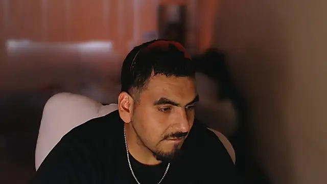 100Jn Live XXX chat
