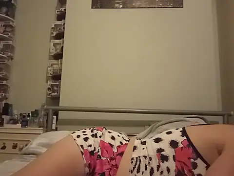 Sofialovee69's Webcam Show