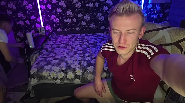 Vuitton Live XXX-Chat