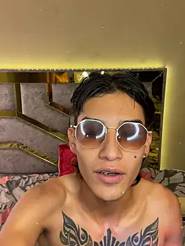 AndrewV07 Live XXX-Chat
