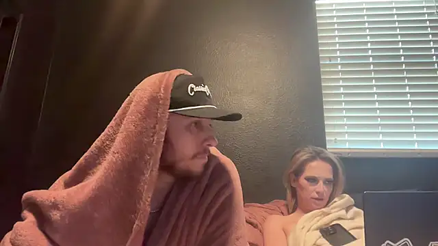 hungandcloudy XXX чат на живо