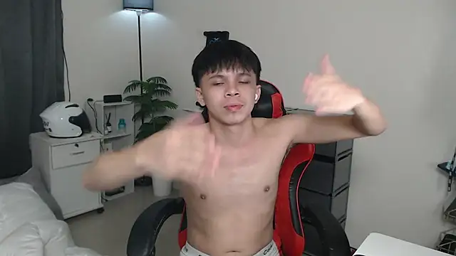Kiel_Asianboy Chat XXX in diretta
