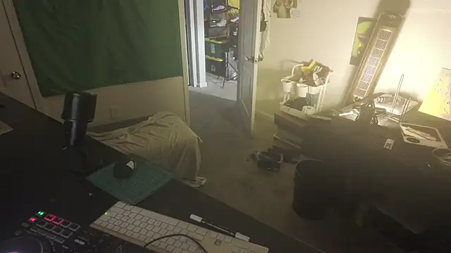 Triggerhappycj100 Chat XXX live