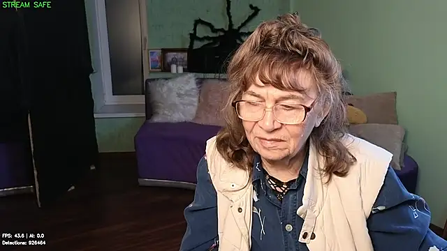 Betty_Brick: απευθείας συνομιλία ΧΧΧ