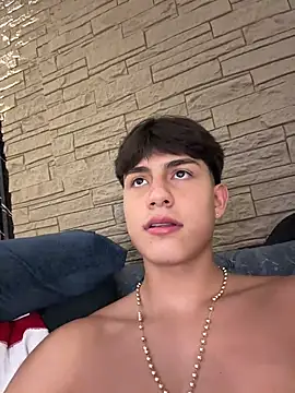 XXX chat uživo modela Lander_Cruz