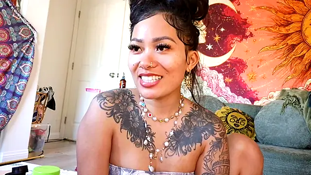 Chatroom XXX en direct de maciixbby