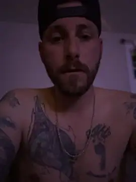 Czat XXX na żywo – inked_daddy88