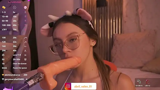 Abril_valen's Live XXX Chat