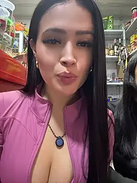 Chatroom XXX en direct de Sara_fun