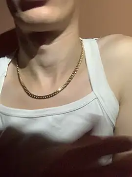 Chat +18 de MiroKari2 ao vivo