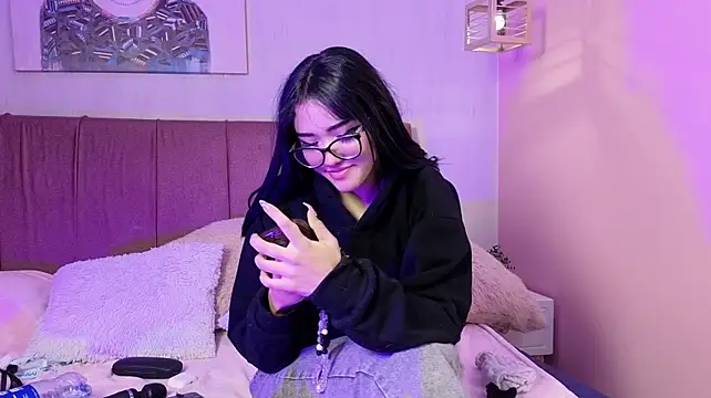 צ'אט XXX בשידור חי של ela_petit