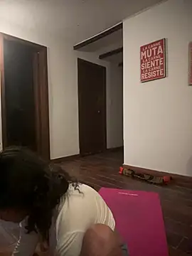 Chat +18 de SeleneOlwen ao vivo