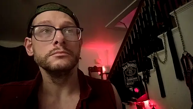 צ'אט XXX בשידור חי של MasterDaddyCool