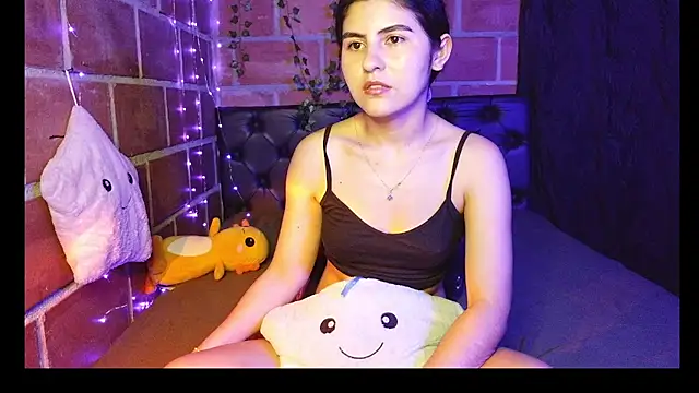 Nathacha élő XXX-chatje