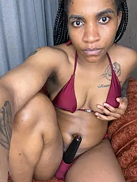 Chatroom XXX en direct de Milkypucy