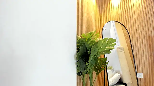 KaliBloom Adlı Modelin Canlı XXX Sohbeti