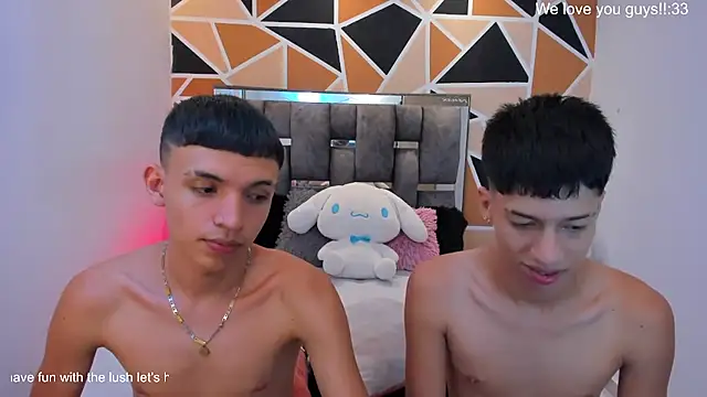 Juan_Nd_Steven's Live XXX Chat