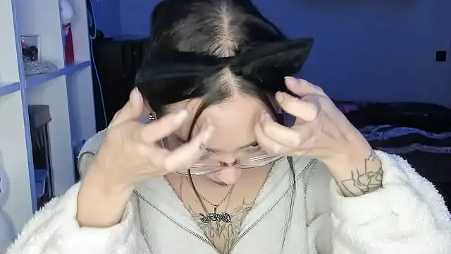 Chat +18 de PurrYuna ao vivo
