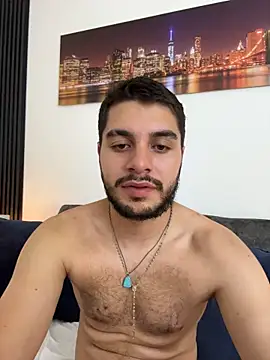 XXX chat uživo modela AmadeoWild