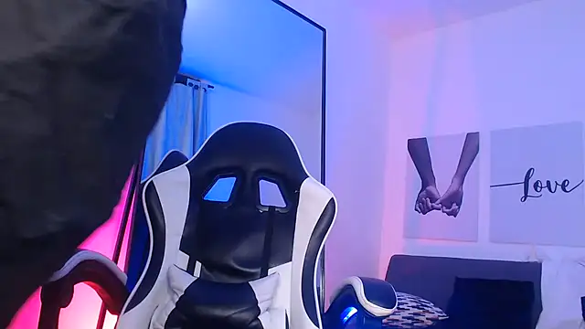Tommy_valverde's Live XXX Chat