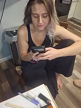 ScarletsWeb XXX чат на живо