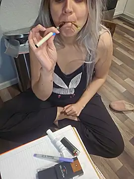 צ'אט XXX בשידור חי של ScarletsWeb