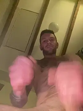 Phill1716n Live XXX chat