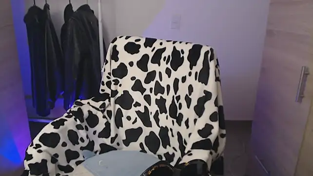 chomelo6 Adlı Modelin Canlı XXX Sohbeti