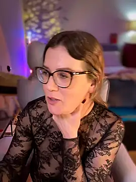MaiseKnox Chat XXX live