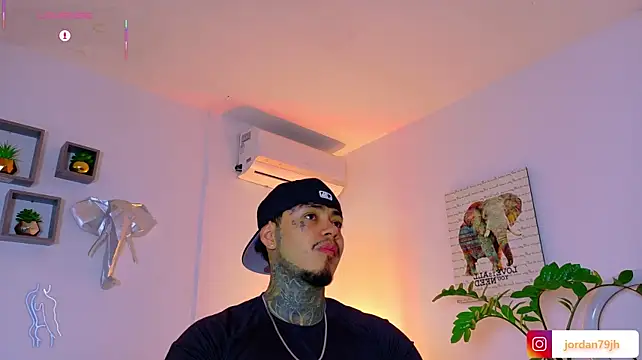 JordanSmiith_ élő XXX-chatje