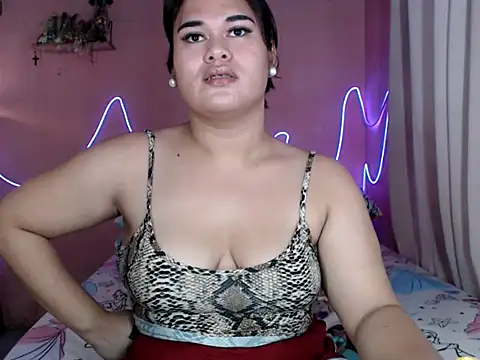 Chat XXX en directo de imTHICK_Rebbecca