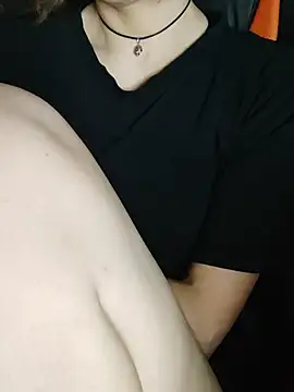 Aashikalaa Chat XXX in diretta